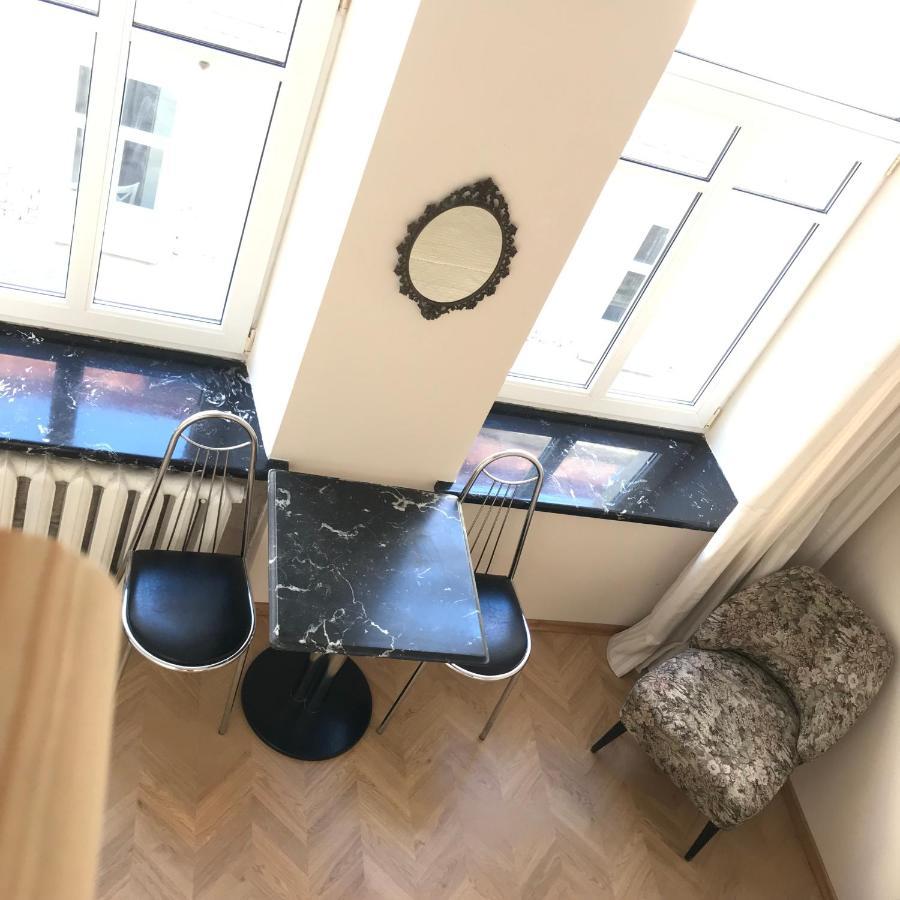 Centro Apartment Near Gedimas Avenue Vilnius Bagian luar foto