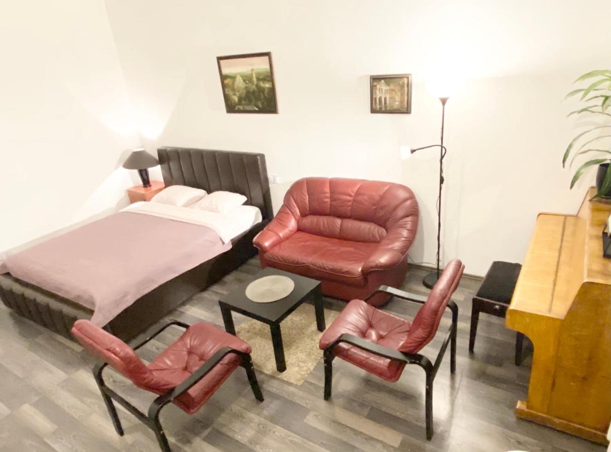 Centro Apartment Near Gedimas Avenue Vilnius Bagian luar foto